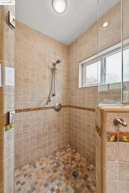 Image 24 of 39 For 4125 Kuhnle Ave