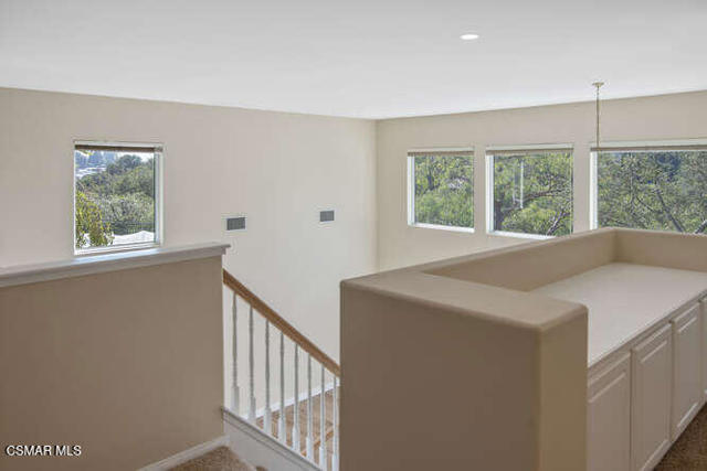1636 Meadowglen Court, Newbury Park CA: https://media.crmls.org/mediaz/77a46892-0266-4b73-bb3e-a37eca658e96.jpg