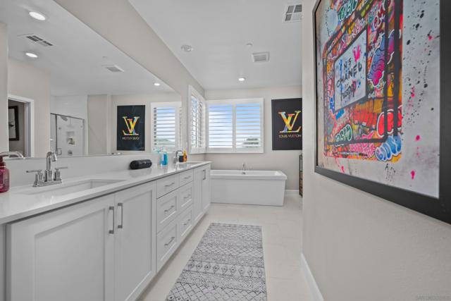 1485 Natalia Ct., Escondido CA: https://media.crmls.org/mediaz/77a4f341-2e80-4c96-bc98-794176952250.jpg