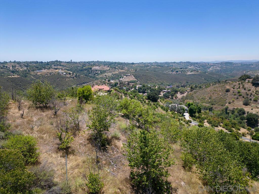 MLS #250029559SD img 17