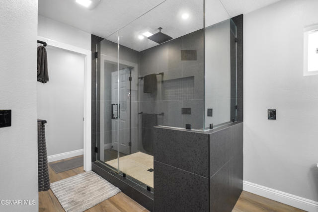 14291 Clemson Street, Moorpark CA: https://media.crmls.org/mediaz/77a65df3-c440-4642-b17f-6c0024efdf96.jpg