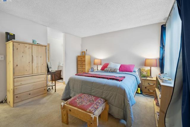 21083 Gary Dr, Hayward CA: https://media.crmls.org/mediaz/77a66778-e3e0-4cdf-a78b-cb960a7c497b.jpg