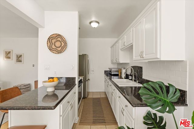 2621 Centinela Avenue, 18 photo 7