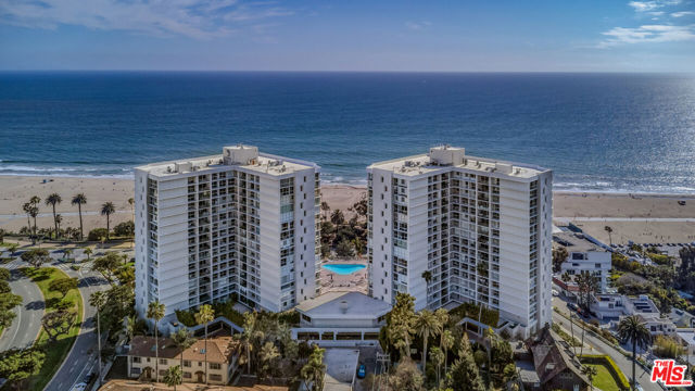 201 Ocean Avenue, Santa Monica CA: https://media.crmls.org/mediaz/77a7ccb5-5fef-4ab6-a6ce-d1a7da410d17.jpg