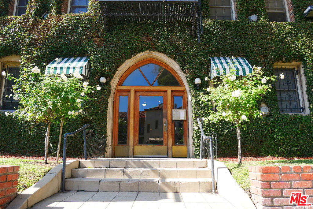 611 S Cloverdale Avenue #106