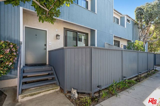 8172 Manitoba Street, 4 photo 3