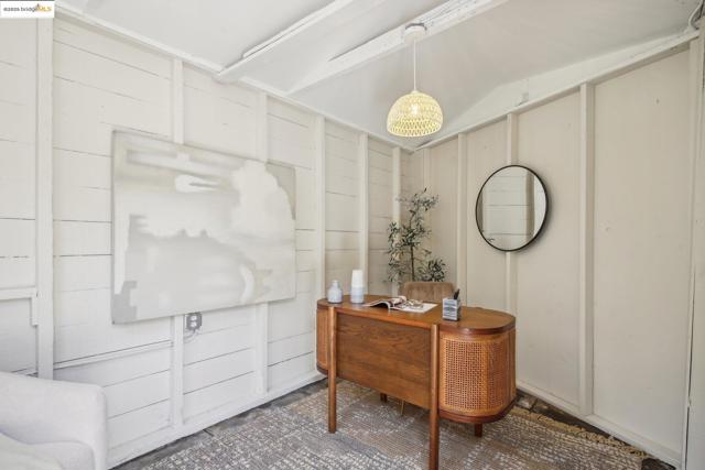320 Forest St, Oakland CA: https://media.crmls.org/mediaz/77a9b8e8-1335-46e9-af17-9d4d073d28e1.jpg