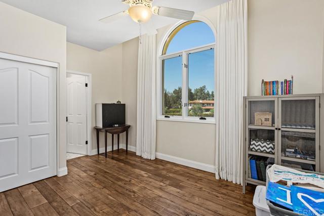 3433 Western Springs Rd, Encinitas CA: https://media.crmls.org/mediaz/77aad9f4-1726-4cf8-873f-53ace1bd2a71.jpg