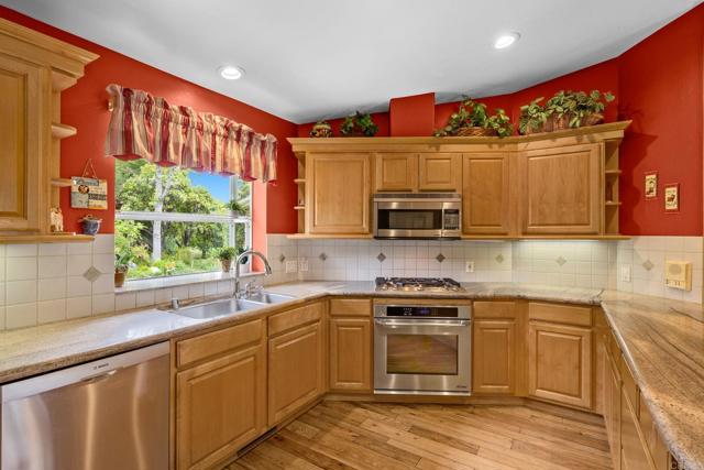 31619 21 Via Puerta Del Sol, Bonsall CA: https://media.crmls.org/mediaz/77aadac9-b5ad-46a7-b394-bd528b71dedb.jpg