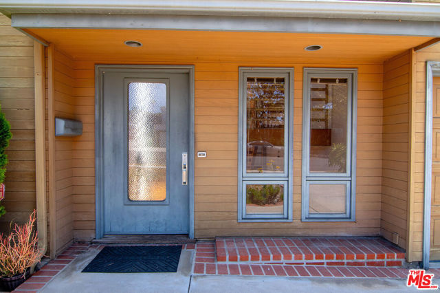 3580 Mountain View Avenue, Los Angeles CA: https://media.crmls.org/mediaz/77ab59bd-9383-45a3-9732-136d3562f091.jpg