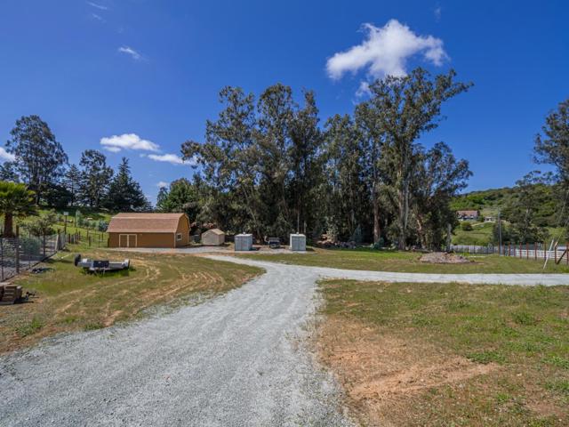 20150 Tarawild Court, Prunedale CA: https://media.crmls.org/mediaz/77ad2db9-9005-4c40-8ab1-d245298d449f.jpg