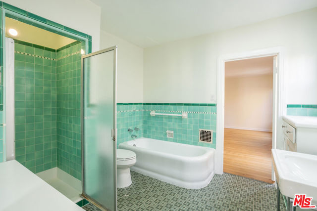 165 S Mansfield Avenue, Los Angeles CA: https://media.crmls.org/mediaz/77ad3b1b-7565-485b-8b48-ceea1c1c8f3c.jpg