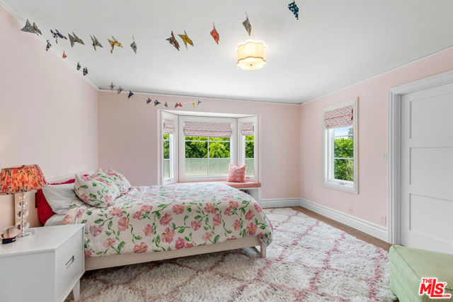 14226 Chandler Boulevard, Sherman Oaks CA: https://media.crmls.org/mediaz/77adb580-3ea9-4c51-a5b0-72a2a3389ea2.jpg