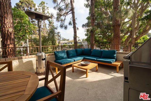 8110 Manitoba Street, Playa del Rey CA: https://media.crmls.org/mediaz/77adc553-41de-40f3-9bd1-86665f5db58f.jpg