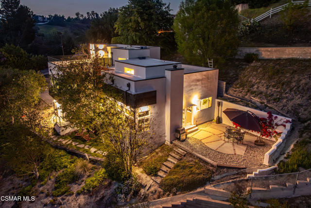 28333 Foothill Drive, Agoura Hills CA: https://media.crmls.org/mediaz/77aee7d0-b5fd-4ea8-b2bf-89dc28fb1401.jpg