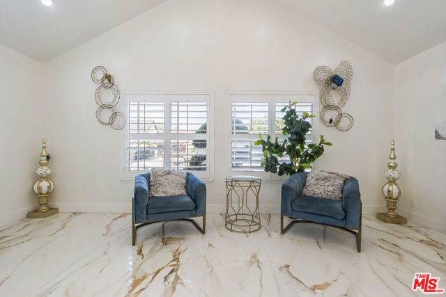 18704 Stefani Avenue, Cerritos CA: https://media.crmls.org/mediaz/77af2ec9-d657-4595-bab8-f8b73308b979.jpg