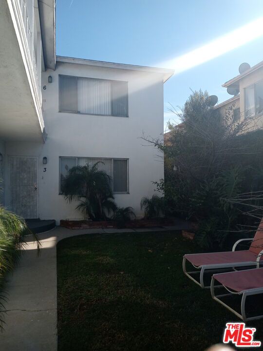 7208 S La Cienega Boulevard, Inglewood CA: https://media.crmls.org/mediaz/77af4723-d912-4993-8907-b96d5d3bcd85.jpg