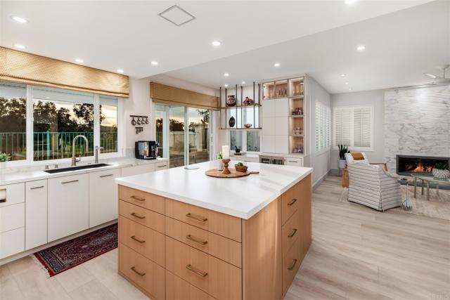 Detail Gallery Image 14 of 66 For 2955 Avendia Valera, Carlsbad,  CA 92009 - 5 Beds | 3 Baths