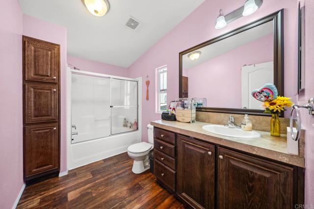402 63Rd Street, San Diego CA: https://media.crmls.org/mediaz/77b08db0-d882-4e11-9629-62d3161bee56.jpg
