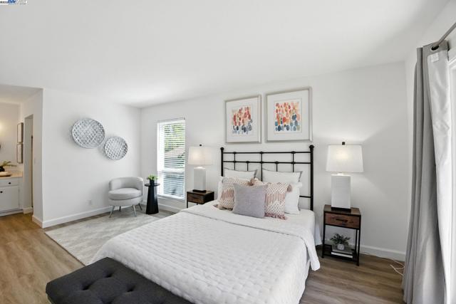 102 Rolling Green Cir, Pleasant Hill CA: https://media.crmls.org/mediaz/77b1105d-07ae-4e31-a114-e032396b7933.jpg