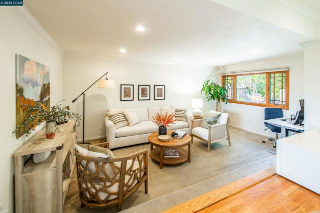 1085 Oak Hill Road #D, Lafayette CA: https://media.crmls.org/mediaz/77b1454c-44bd-4351-828b-73fbc3c8f274.jpg