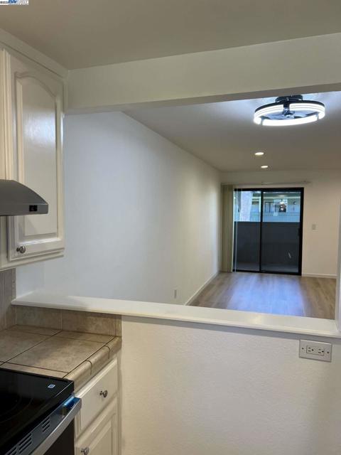 3287 Shadow Park Pl, San Jose CA: https://media.crmls.org/mediaz/77b16deb-c548-4255-a3c6-836f72f8a09c.jpg