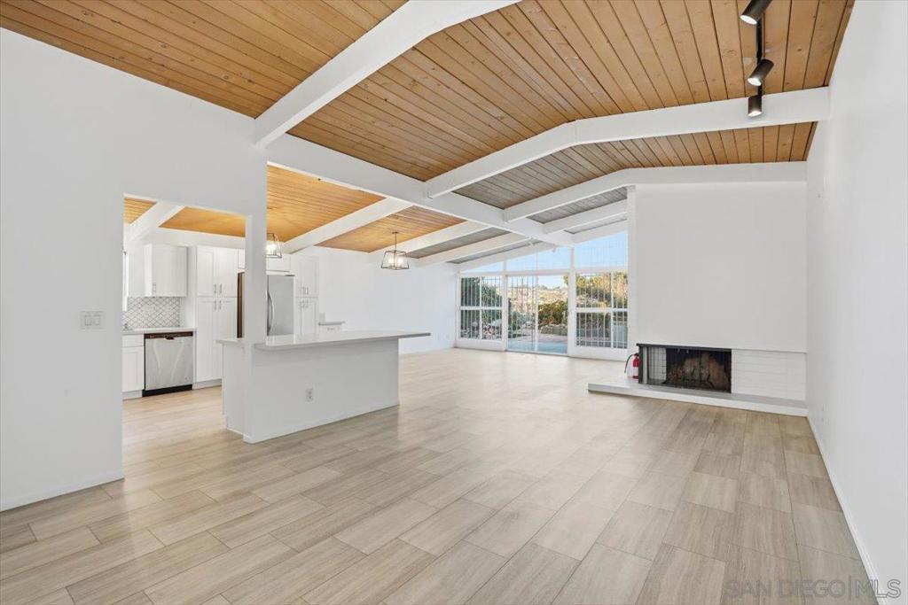 MLS #250043105SD image #9