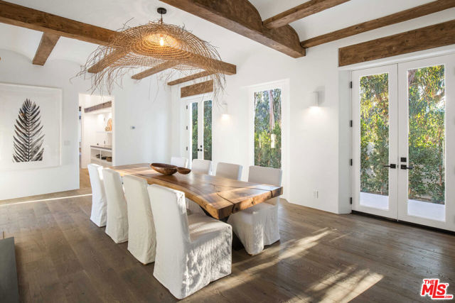 27405 Pacific Coast Highway, Malibu CA: https://media.crmls.org/mediaz/77b194c0-9d5c-405f-a472-5dc3b3ea2c92.jpg