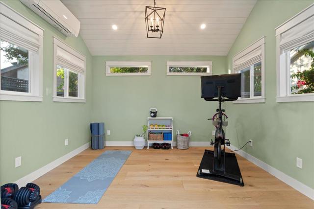 15415 Winchester Boulevard, Monte Sereno CA: https://media.crmls.org/mediaz/77b283db-10da-4ae8-98aa-dccb0ce74cf0.jpg