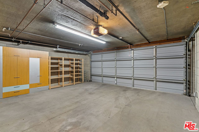 25 Brooks Avenue, Venice CA: https://media.crmls.org/mediaz/77b288d6-4ca5-4e5b-8e82-de05399e80f8.jpg