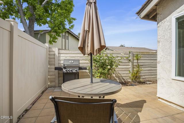 658 Holly Avenue, Oxnard CA: https://media.crmls.org/mediaz/77b39263-ee08-4018-ac25-bfb741631ed4.jpg