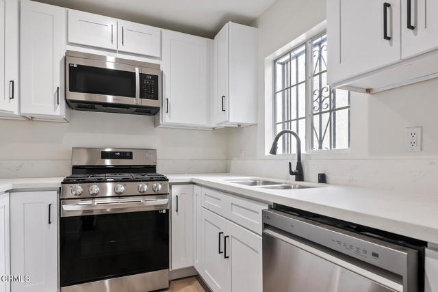 Detail Gallery Image 12 of 14 For 532 E 97th St #2,  Inglewood,  CA 90301 - 8 Beds | 6 Baths