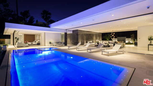 1535 Carla, Beverly Hills CA: https://media.crmls.org/mediaz/77b454c3-c1a2-4427-a57c-346062bd9965.jpg
