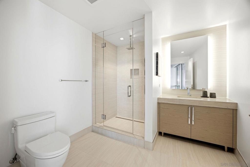 888 E Street - photo 20