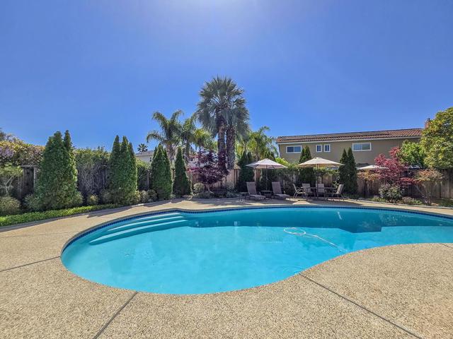 6128 Corte De La Reina, San Jose CA: https://media.crmls.org/mediaz/77b53381-7789-4432-810b-c602ef87ea82.jpg