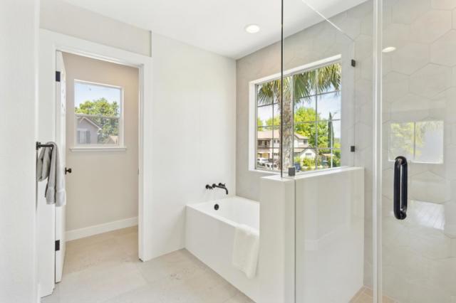 6371 Blackberry Court, Gilroy CA: https://media.crmls.org/mediaz/77b5e319-d6ed-4a25-a175-0302d3bf1539.jpg