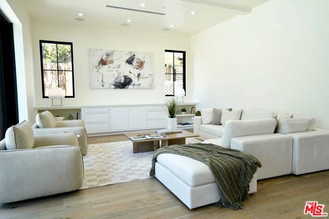1441 S Oakhurst Drive, Los Angeles CA: https://media.crmls.org/mediaz/77b5f021-4a41-4543-a36a-ce2c94635ca9.jpg