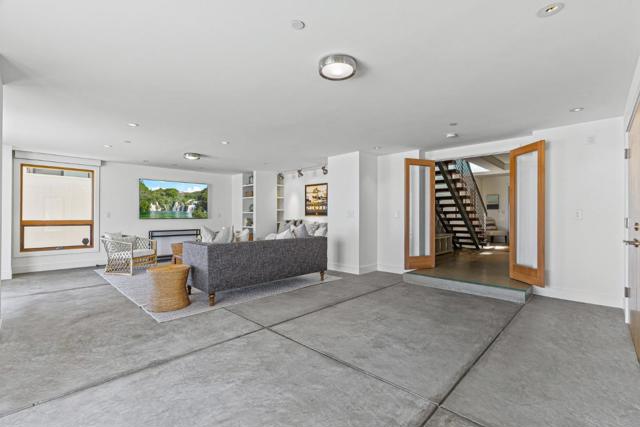 Image 45 of 72 For 618 Beach Drive