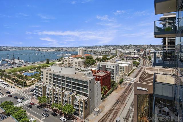 1388 Kettner Blvd, San Diego CA: https://media.crmls.org/mediaz/77b78071-6e64-4178-a6c7-51374ff23c67.jpg