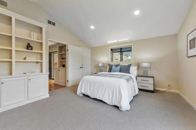 171 E Creek Drive, Menlo Park CA: https://media.crmls.org/mediaz/77b79b95-a461-4021-9441-c9b1a07e6d72.jpg