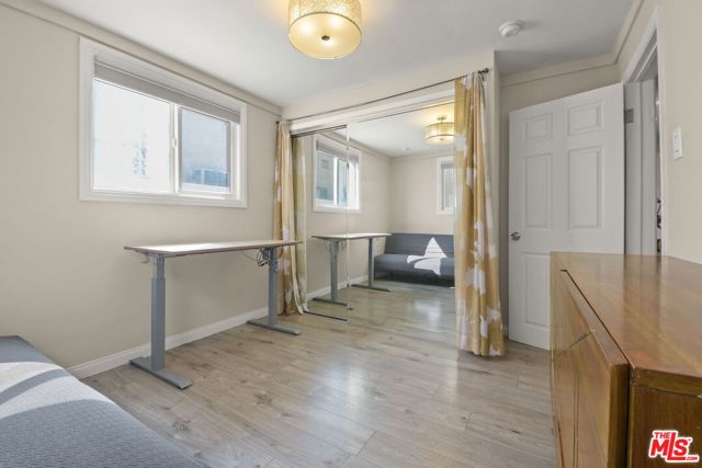 1656 S Rimpau Boulevard, Los Angeles CA: https://media.crmls.org/mediaz/77b7e3fc-3172-4826-b669-4f02924a4c34.jpg