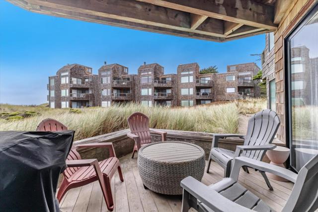 101 Shell Drive, Watsonville CA: https://media.crmls.org/mediaz/77b84586-36ec-406d-8b8f-53f722e648a2.jpg