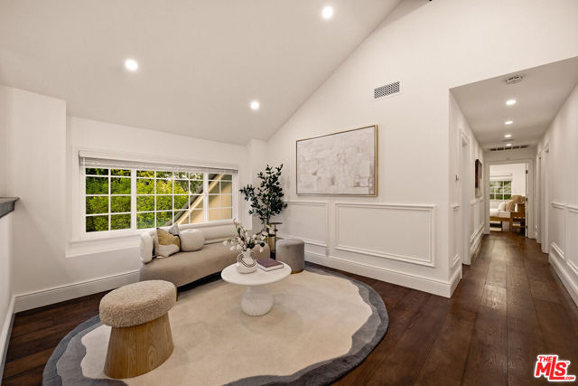 17429 Tarzana Street photo 43