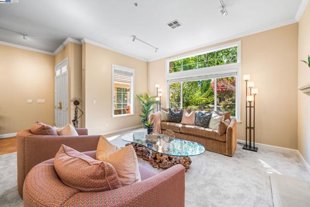 444 Cabonia Ct, Pleasanton CA: https://media.crmls.org/mediaz/77b9287f-225e-4aa2-8bd2-9d9c65c00ded.jpg