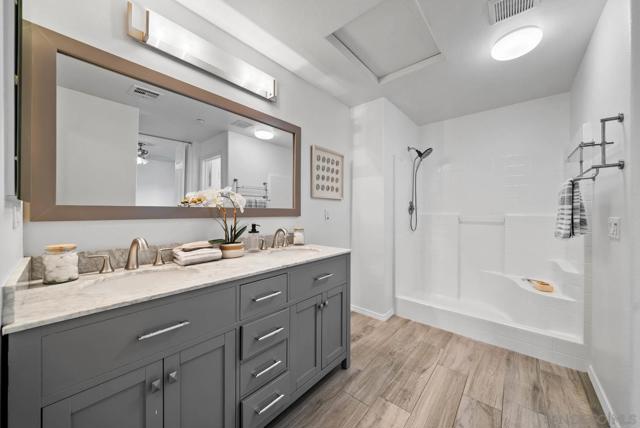 5439 Soho View Ter, San Diego CA: https://media.crmls.org/mediaz/77b964cf-826f-4c2d-a506-f6900598454b.jpg