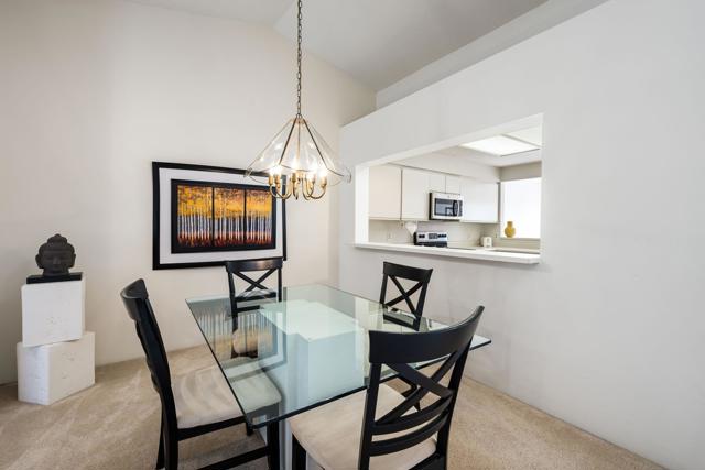 357 Desert Falls E Drive, Palm Desert CA: https://media.crmls.org/mediaz/77b989e7-3485-43e9-aecb-1fb54ce2d38e.jpg