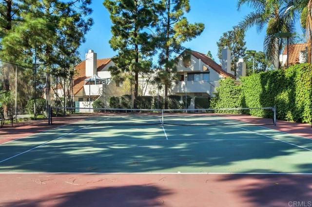 Detail Gallery Image 23 of 42 For 333 Melrose Dr. #F,  Vista,  CA 92083 - 1 Beds | 1 Baths