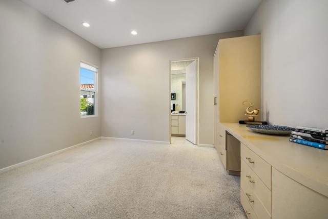 443 Tomahawk Drive, Palm Desert CA: https://media.crmls.org/mediaz/77b9d6f3-a51d-4939-9b96-c73804c3339d.jpg