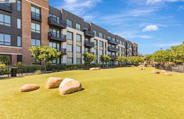 705 Cannery Pl, San Jose CA: https://media.crmls.org/mediaz/77ba64f7-85fd-4478-bc07-9d7a09898829.jpg