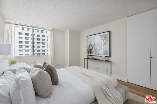10751 Wilshire Boulevard, Los Angeles CA: https://media.crmls.org/mediaz/77bb466c-9c41-4029-8b75-5abe10bf14e6.jpg